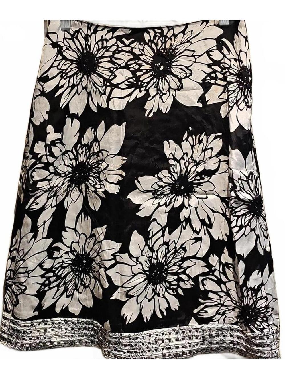 Chico's floral lined skirt with open weave bottom size 0 (small - size 4)